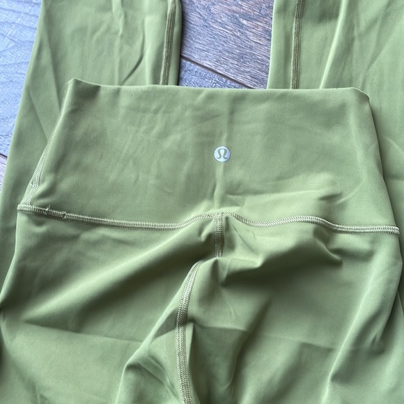Bronze green lulu lemon leggings - Picture 4 of 5